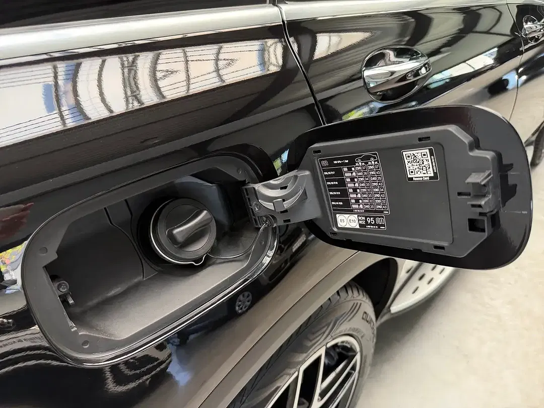 Mercedes-Benz GLC 250 - Thumbnail 24