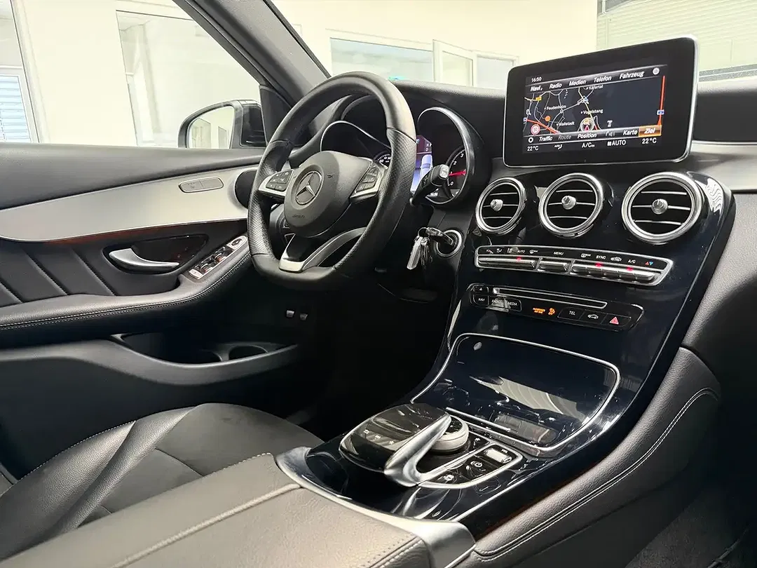 Mercedes-Benz GLC 250 - Thumbnail 9