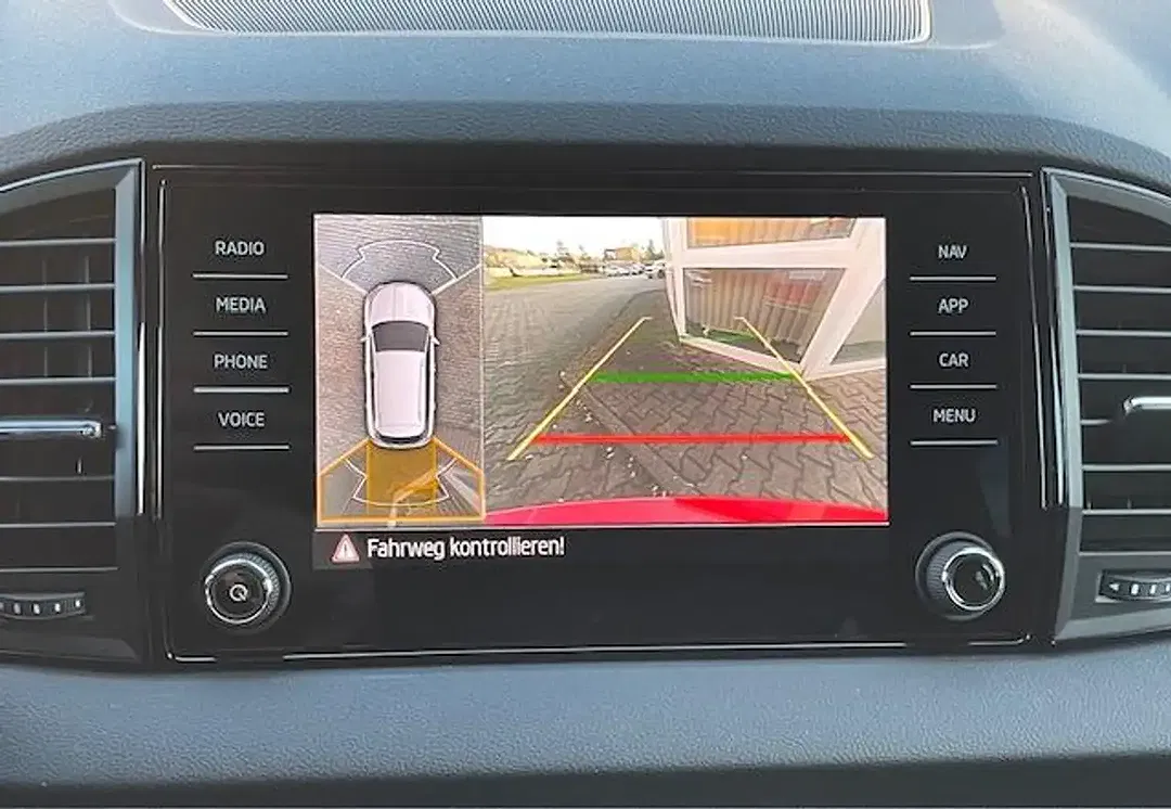 Skoda Karoq - Thumbnail 17