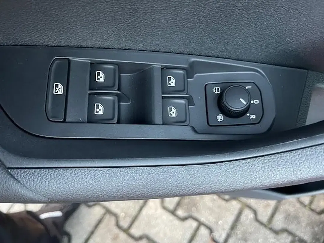 Skoda Karoq - Thumbnail 26