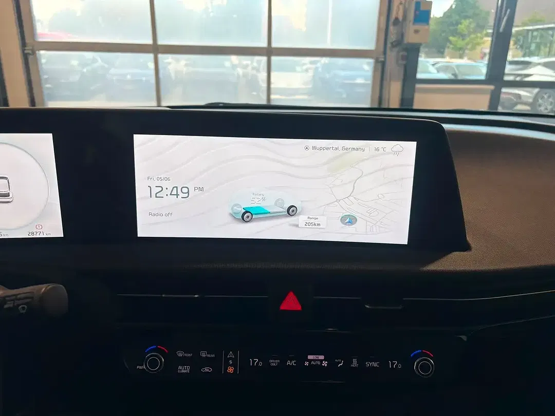 Kia EV6 - Thumbnail 11