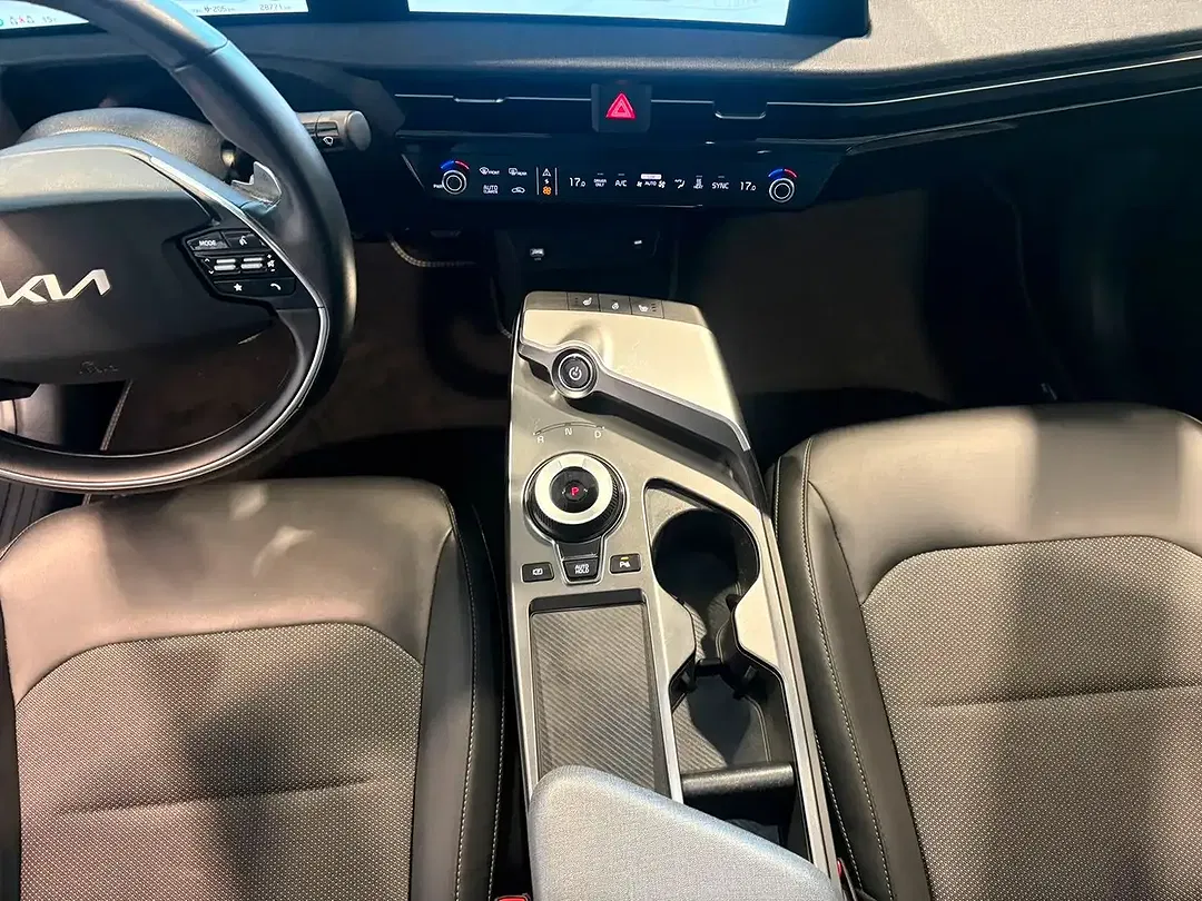 Kia EV6 - Thumbnail 12