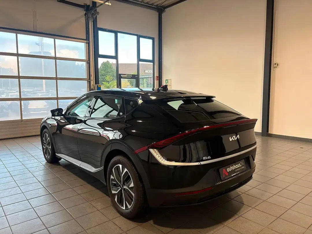 Kia EV6 - Thumbnail 4