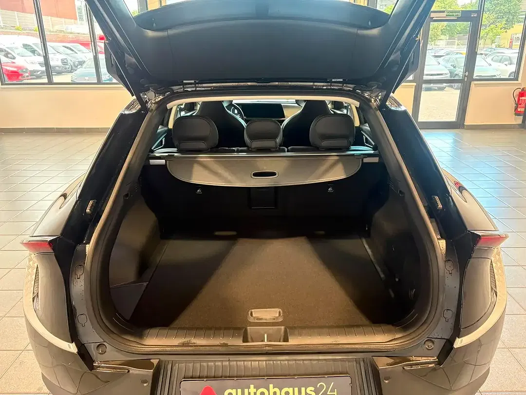 Kia EV6 - Thumbnail 6