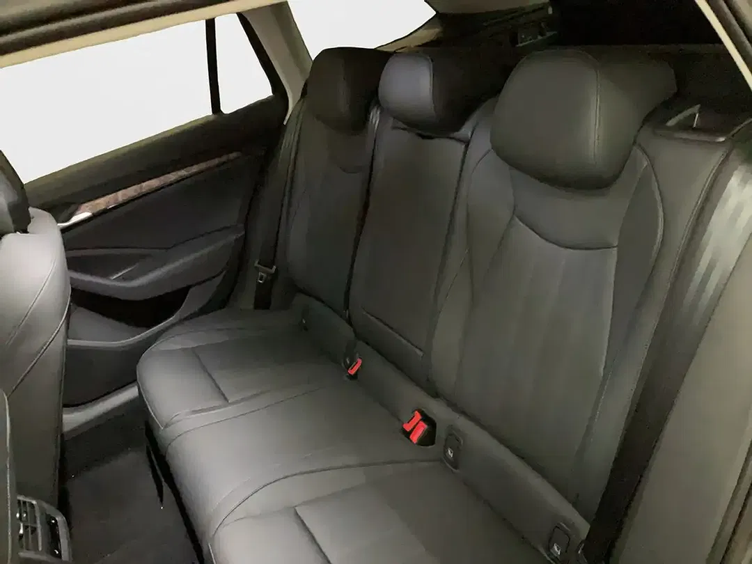 Skoda Superb - Thumbnail 9