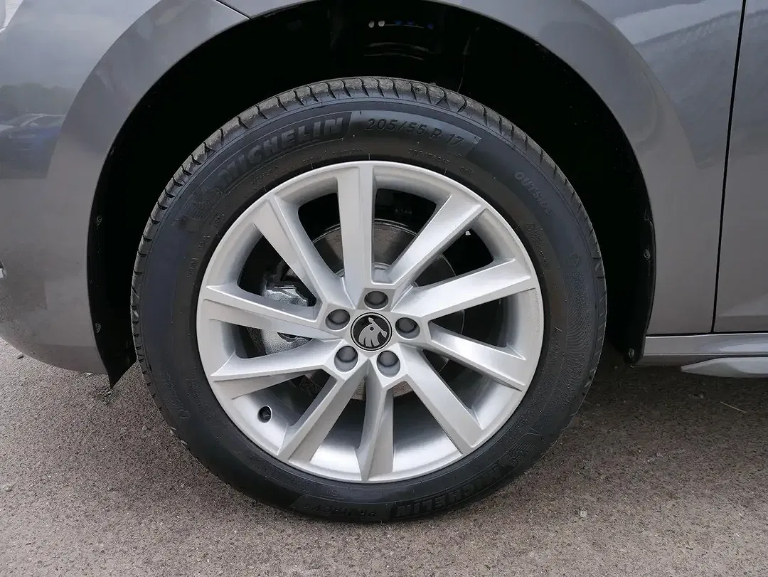 Skoda Kamiq - Thumbnail 5