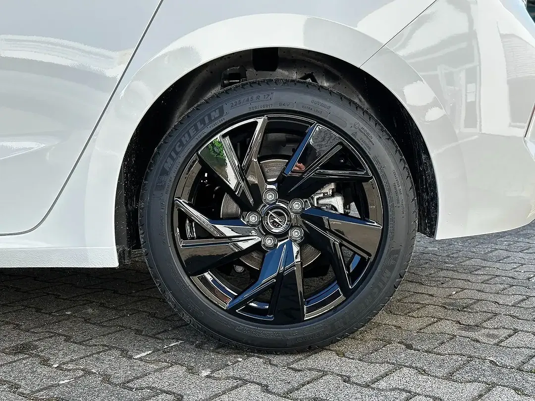 Opel Astra - Thumbnail 9
