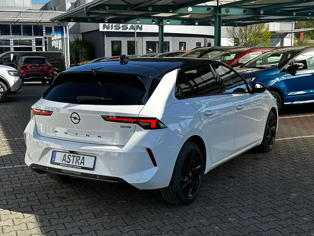 Opel Astra - Thumbnail 5