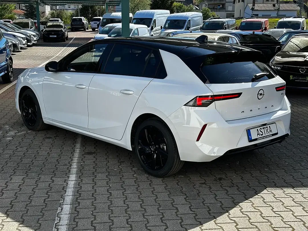 Opel Astra - Thumbnail 8