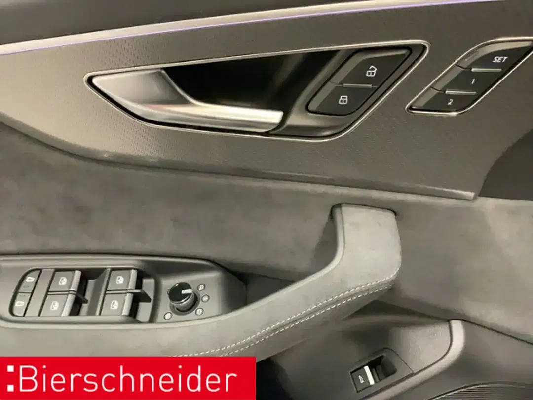Audi RS Q8 - Thumbnail 8