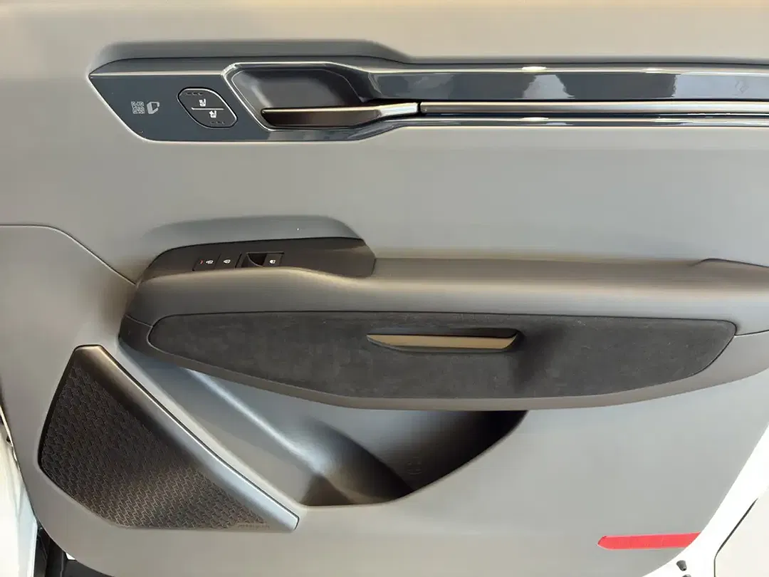 Kia EV9 - Thumbnail 14