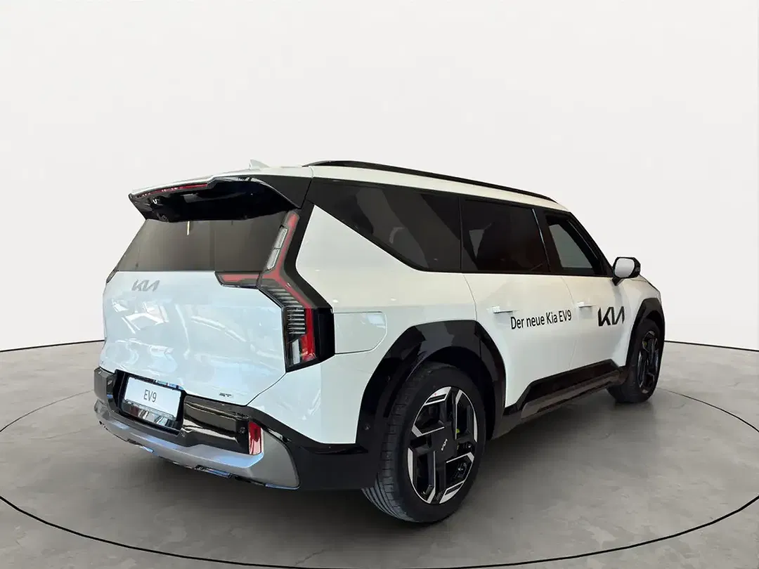 Kia EV9 - Thumbnail 6
