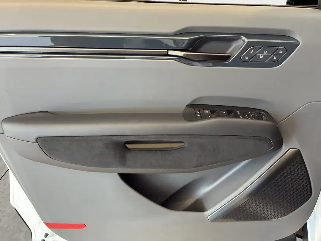 Kia EV9 - Thumbnail 9