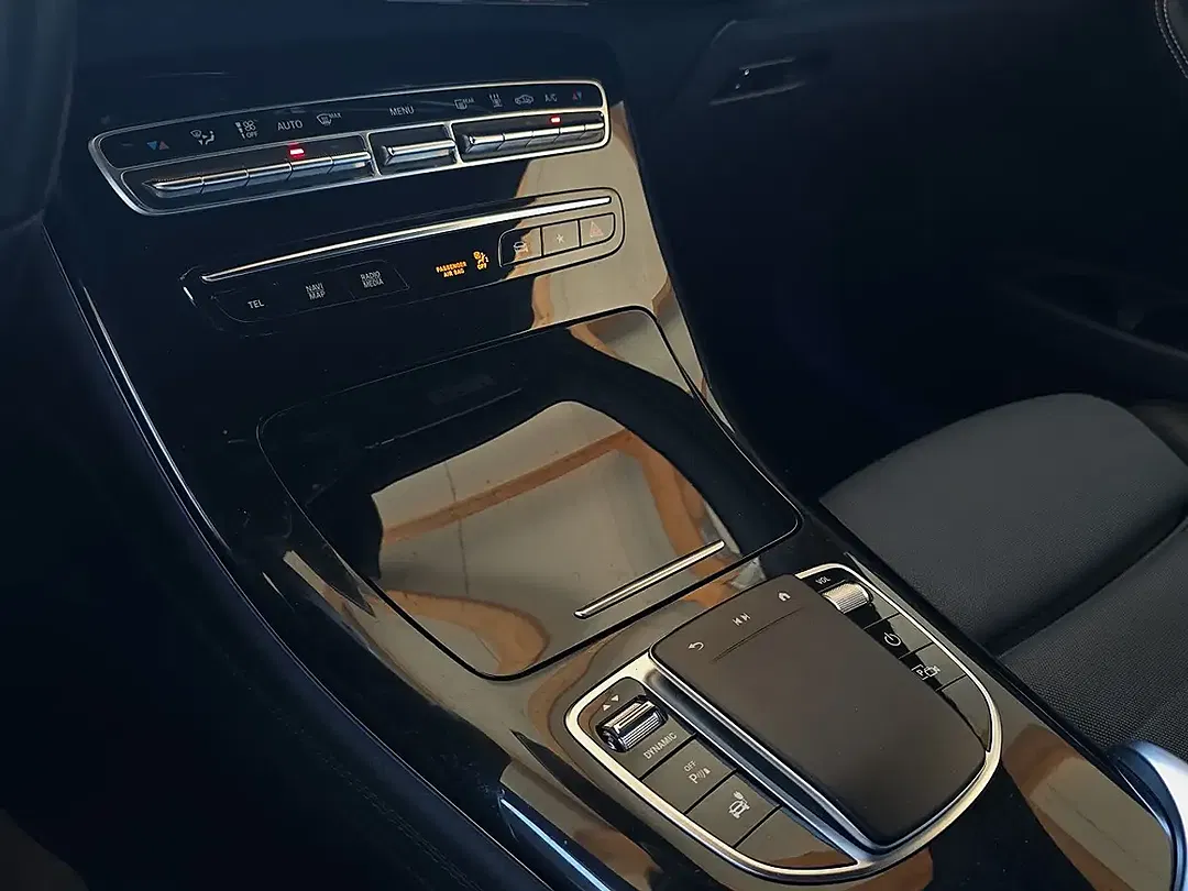 Mercedes-Benz EQC 400 - Thumbnail 19