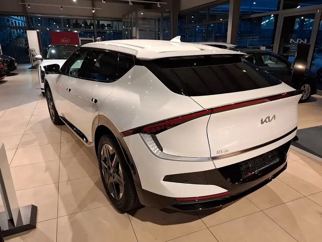 Kia EV6 - Thumbnail 5
