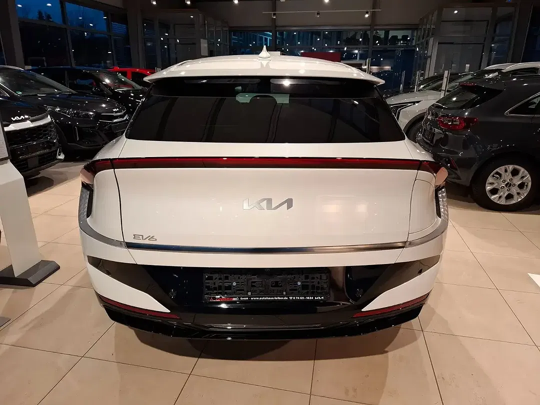 Kia EV6 - Thumbnail 6