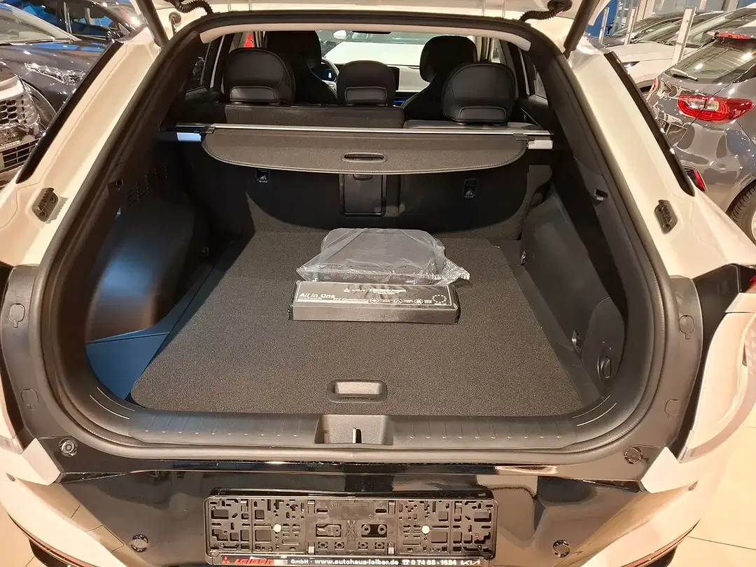Kia EV6 - Thumbnail 7
