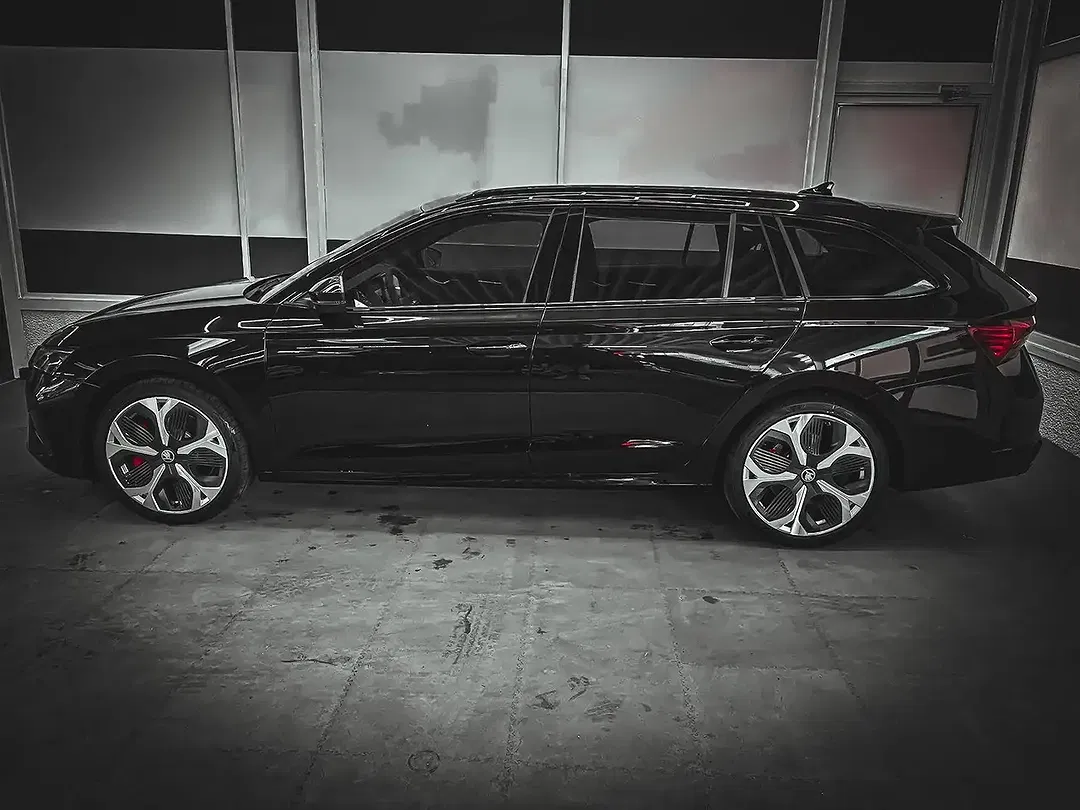 Skoda Octavia - Thumbnail 3