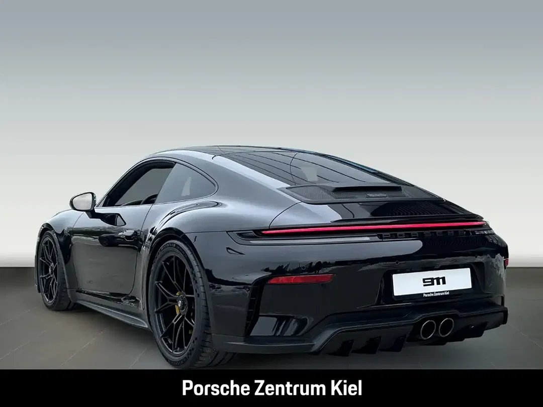 Porsche 992 - Thumbnail 3