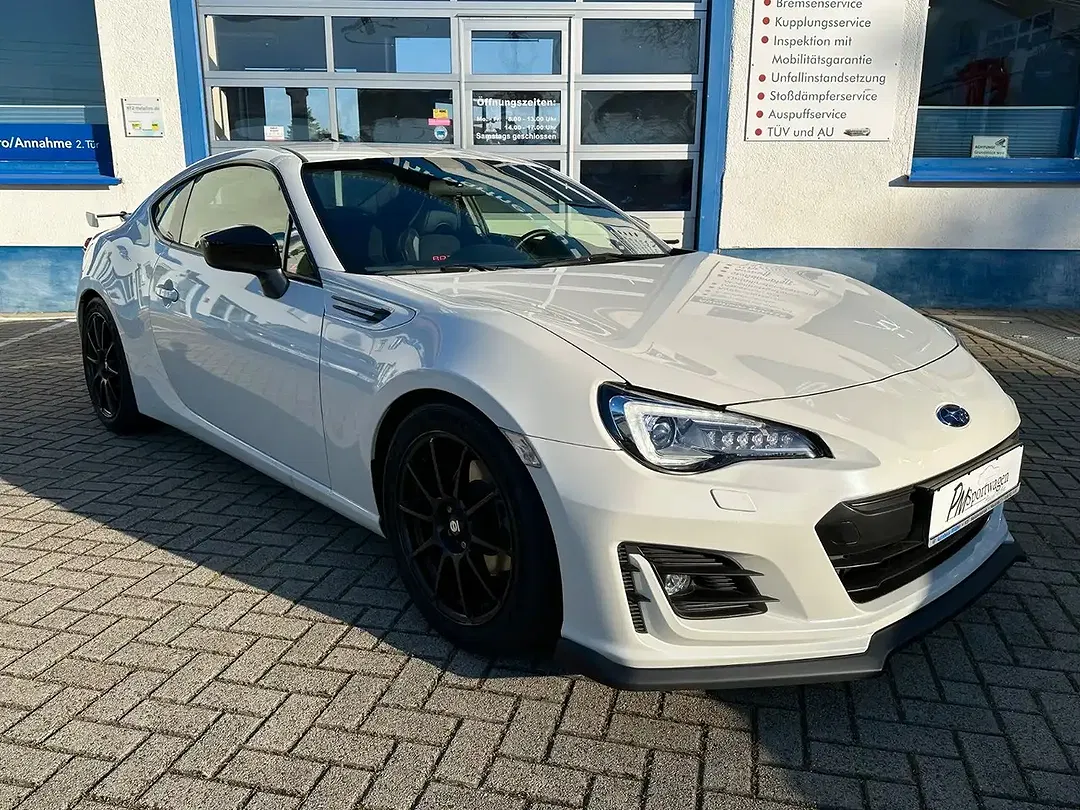 Subaru BRZ - Thumbnail 3