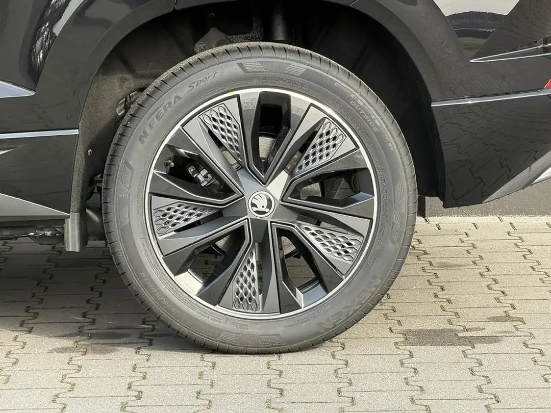 Skoda Karoq - Thumbnail 7