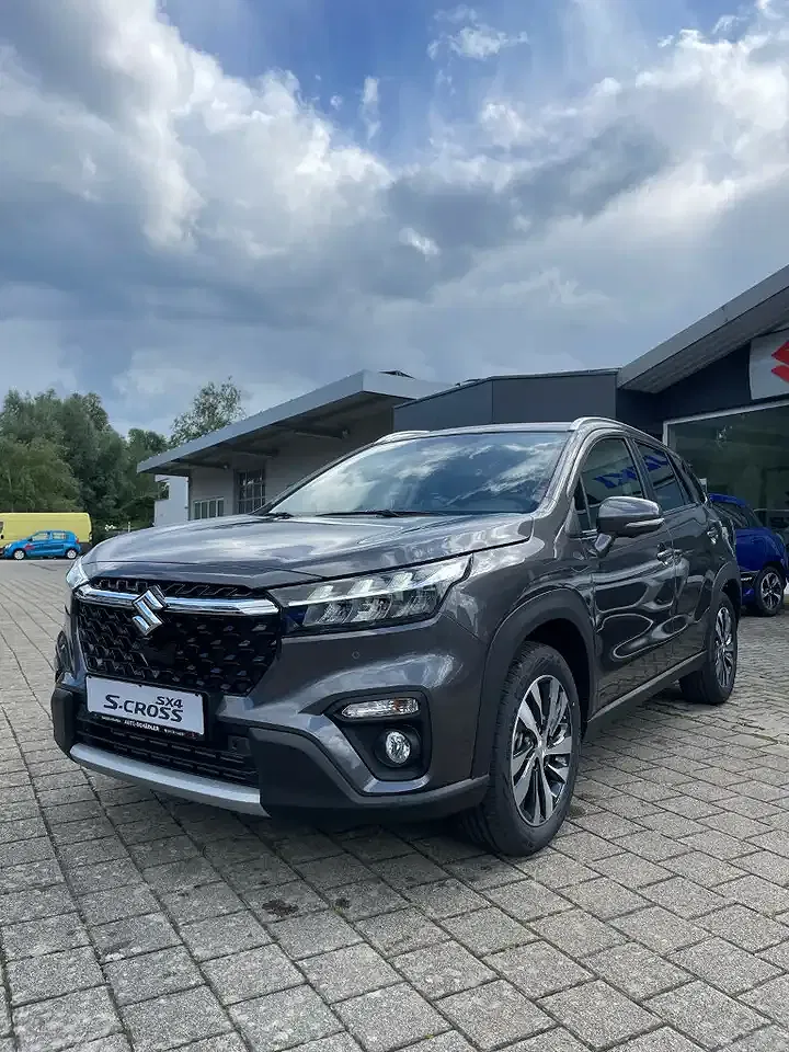 Suzuki SX4 S-Cross - Thumbnail 2