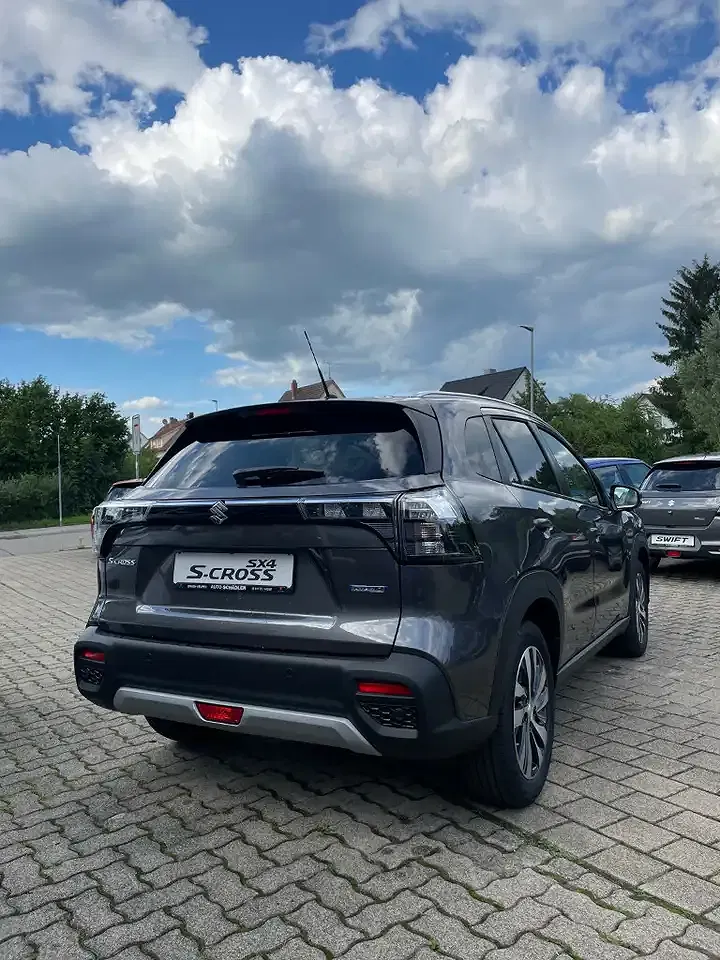 Suzuki SX4 S-Cross - Thumbnail 9