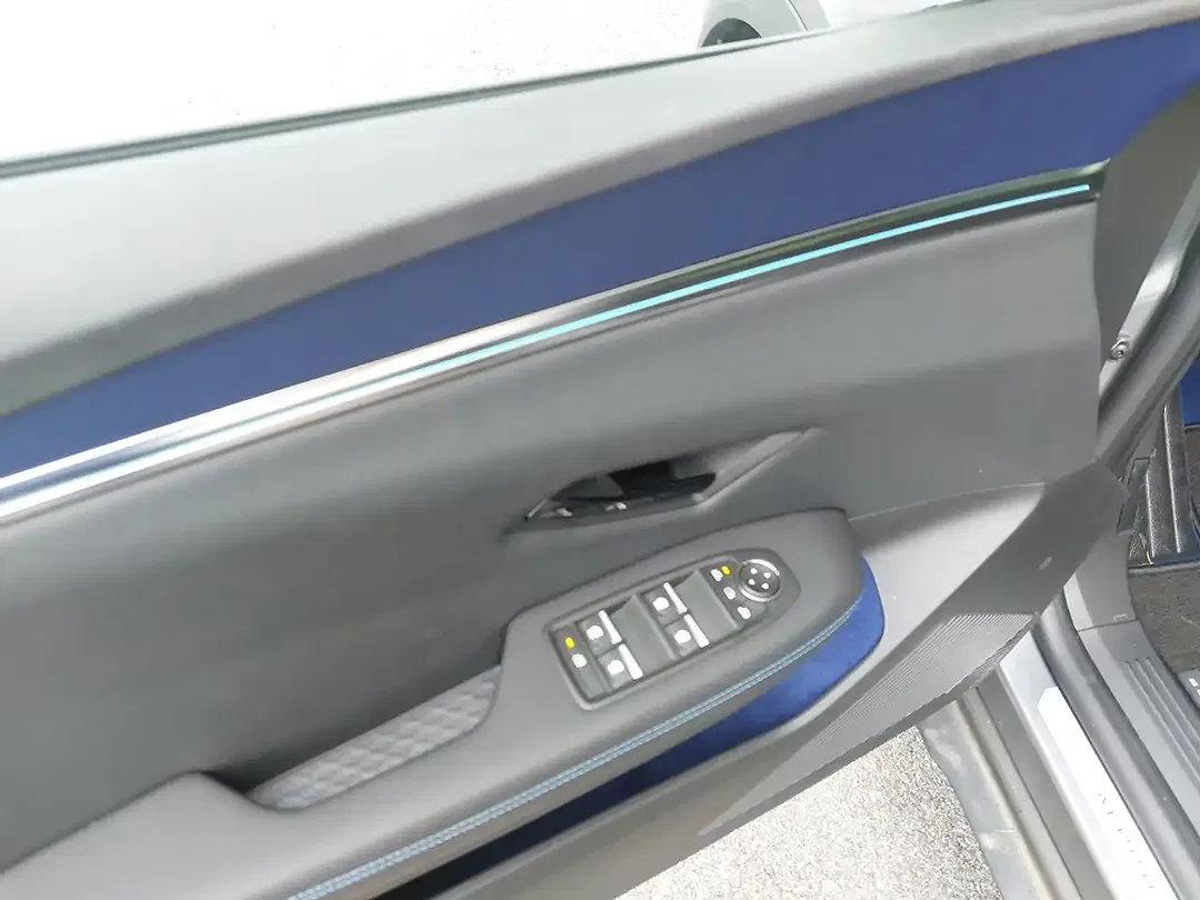 Renault Scenic - Thumbnail 17