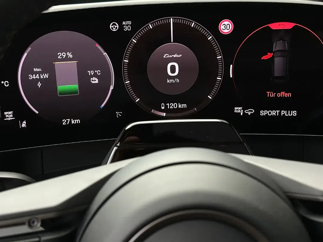 Porsche Cayenne - Thumbnail 13