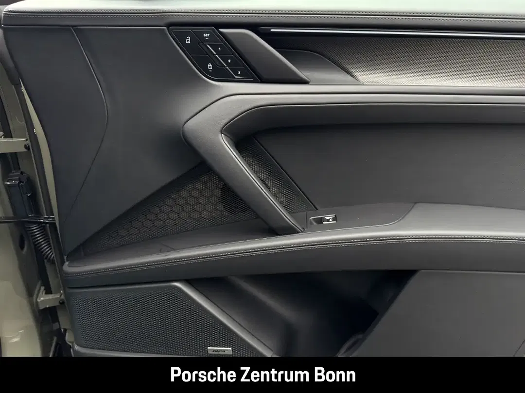 Porsche Cayenne - Thumbnail 17