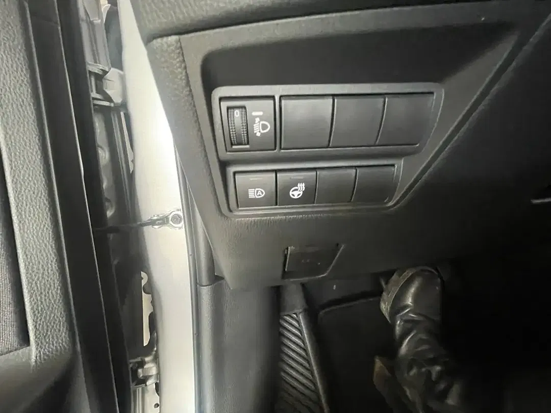 Toyota Yaris - Thumbnail 15