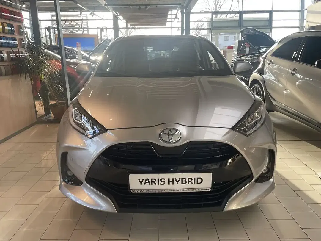 Toyota Yaris - Thumbnail 2