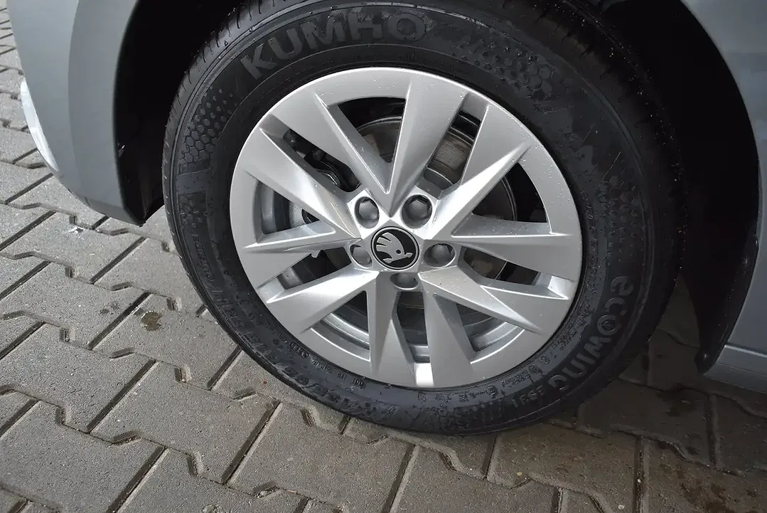 Skoda Fabia - Thumbnail 2