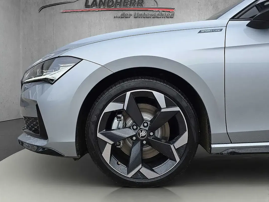Skoda Superb - Thumbnail 13