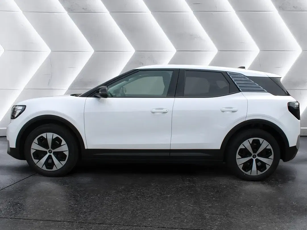 Ford Explorer - Thumbnail 2