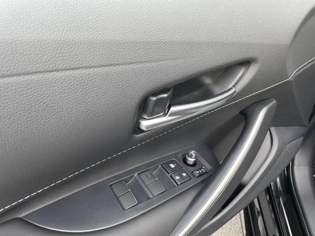 Toyota Corolla - Thumbnail 2