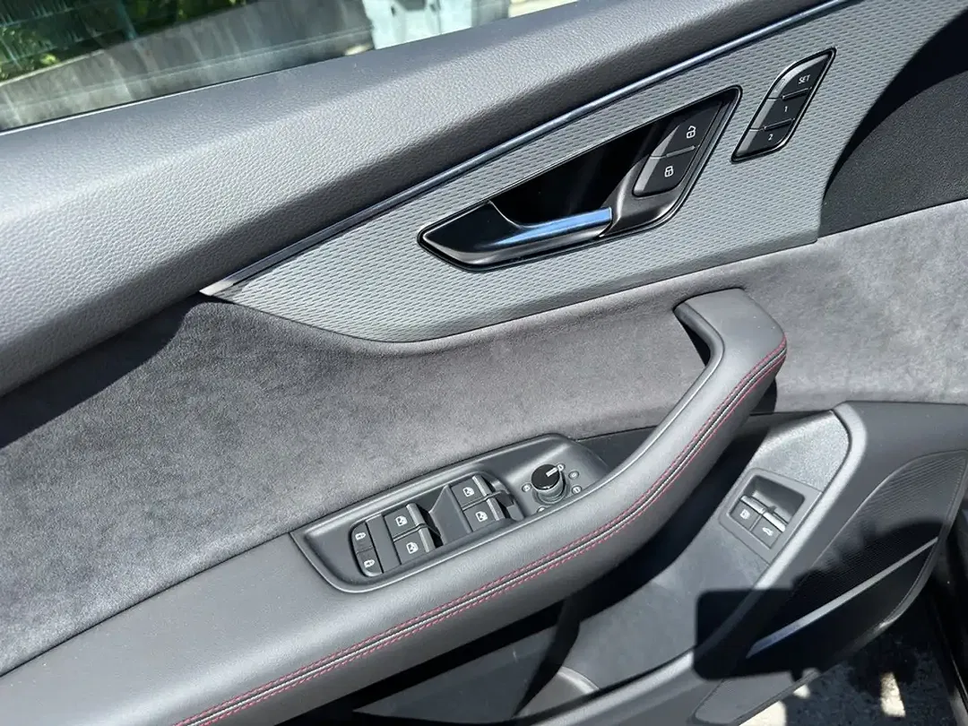 Audi Q8 - Thumbnail 11