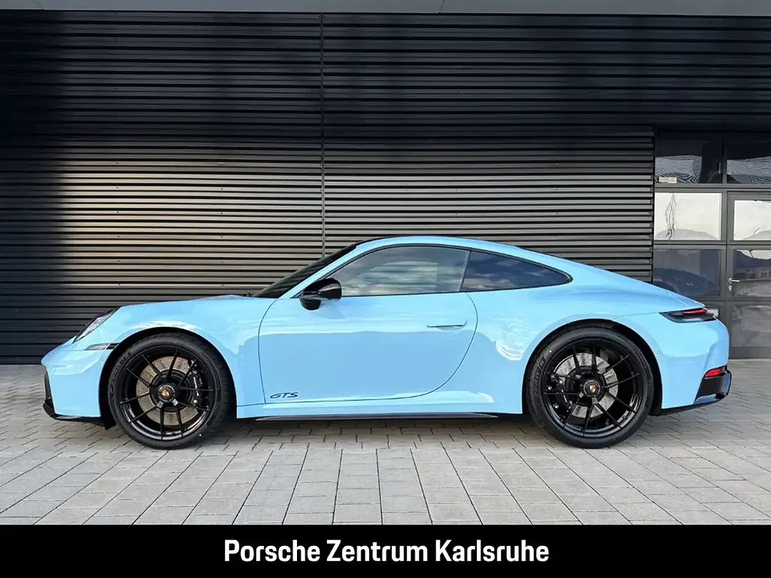Porsche 992 - Thumbnail 2