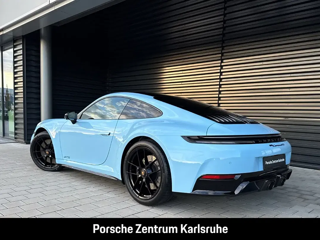 Porsche 992 - Thumbnail 3