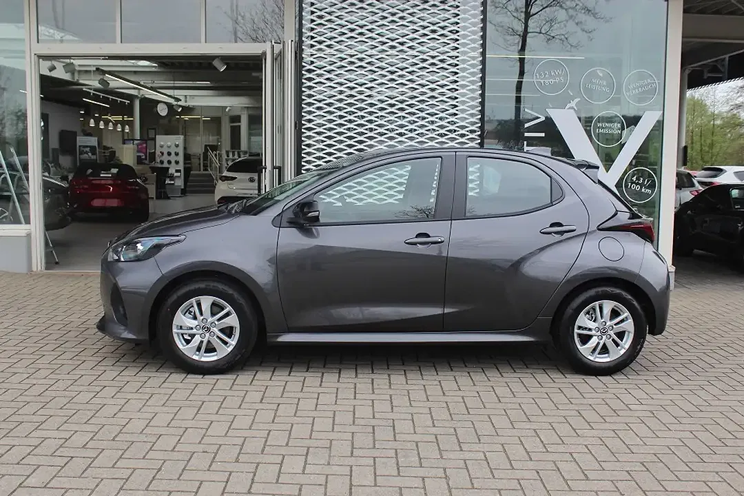 Mazda 2 - Thumbnail 2