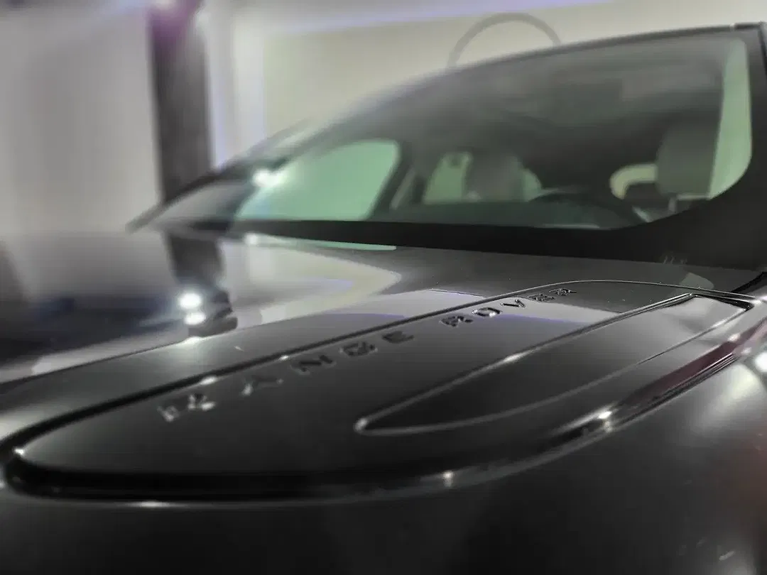 Land Rover Range Rover Velar - Thumbnail 10
