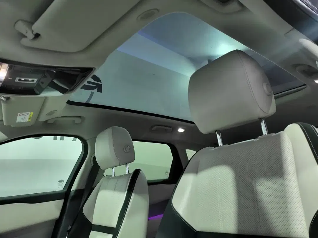 Land Rover Range Rover Velar - Thumbnail 15