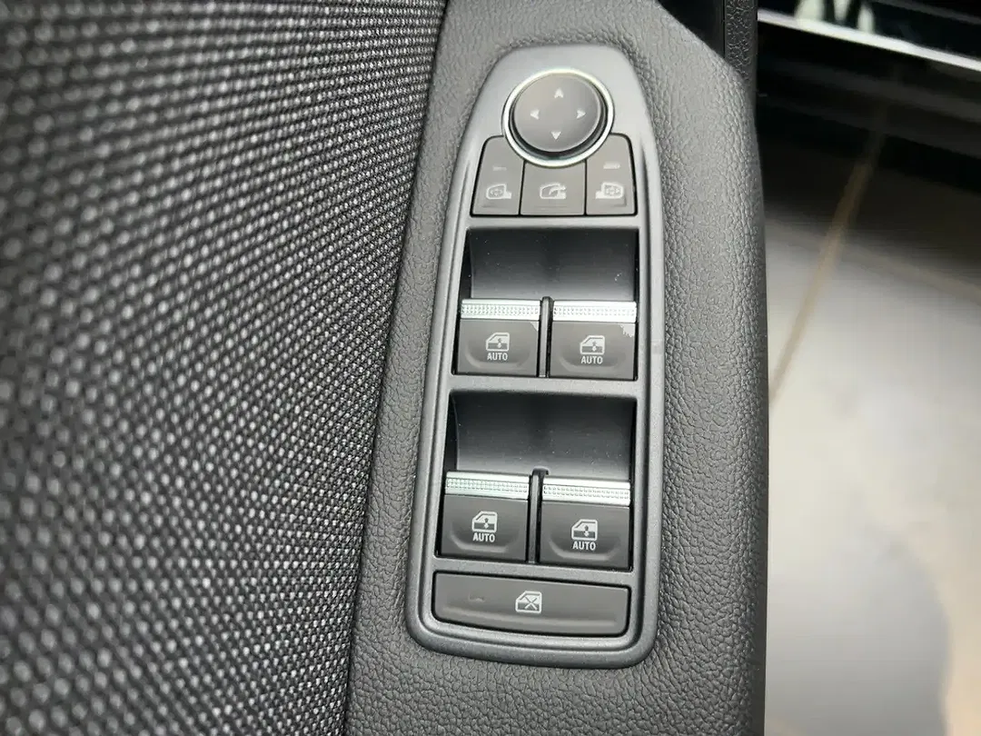 Renault Captur - Thumbnail 12