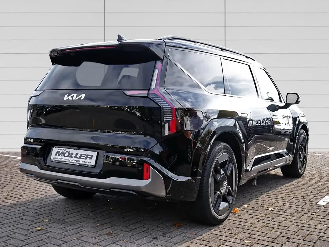 Kia EV9 - Thumbnail 3