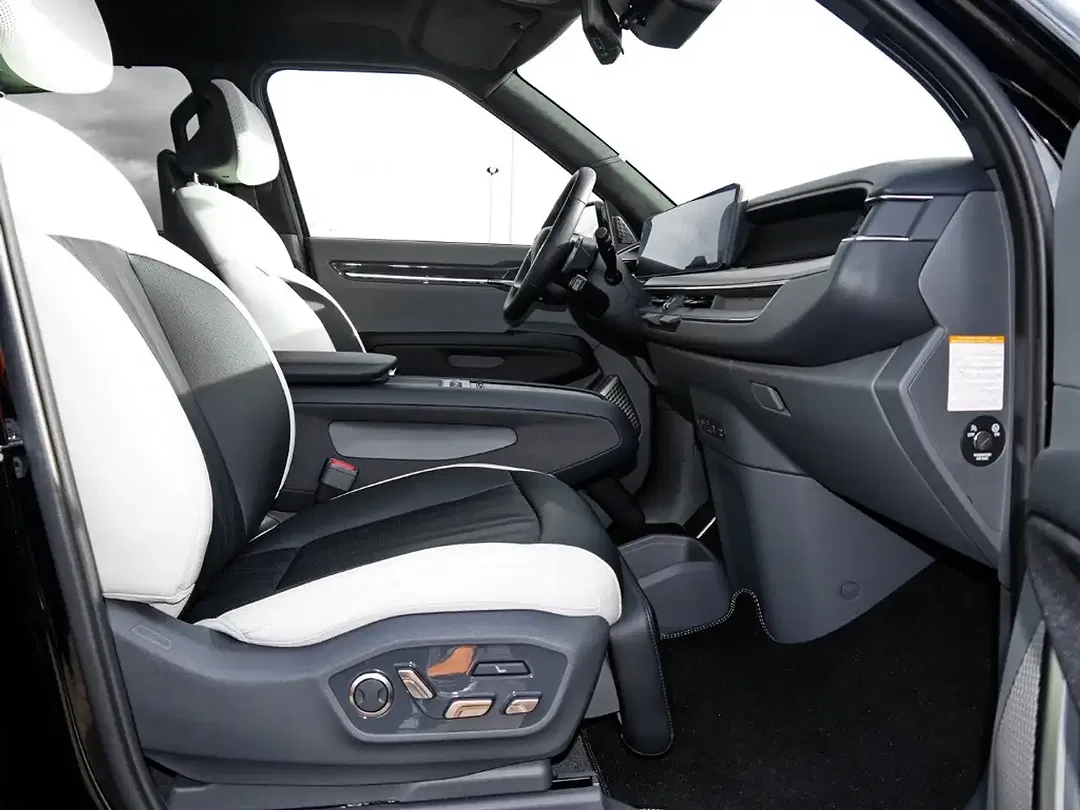 Kia EV9 - Thumbnail 4