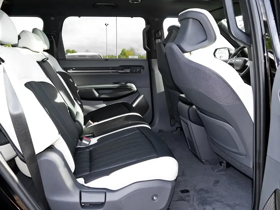 Kia EV9 - Thumbnail 8