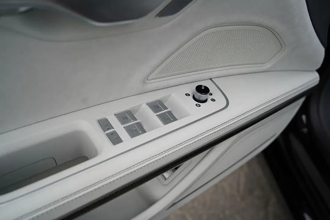 Audi A8 - Thumbnail 10