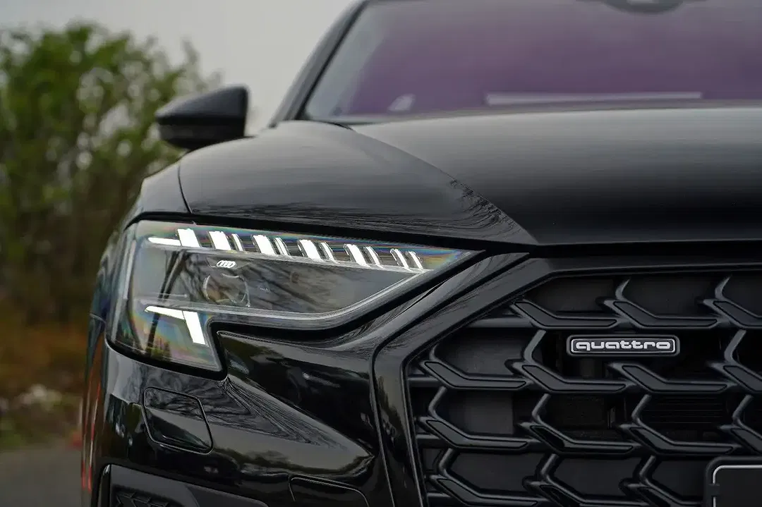 Audi A8 - Thumbnail 3