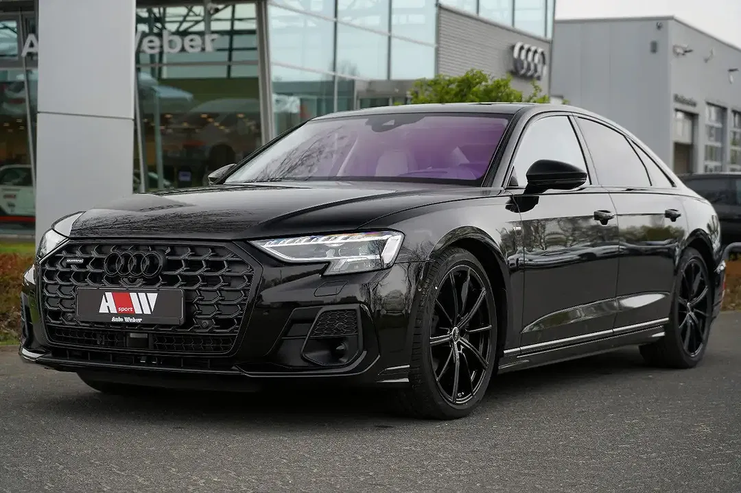 Audi A8 - Thumbnail 4