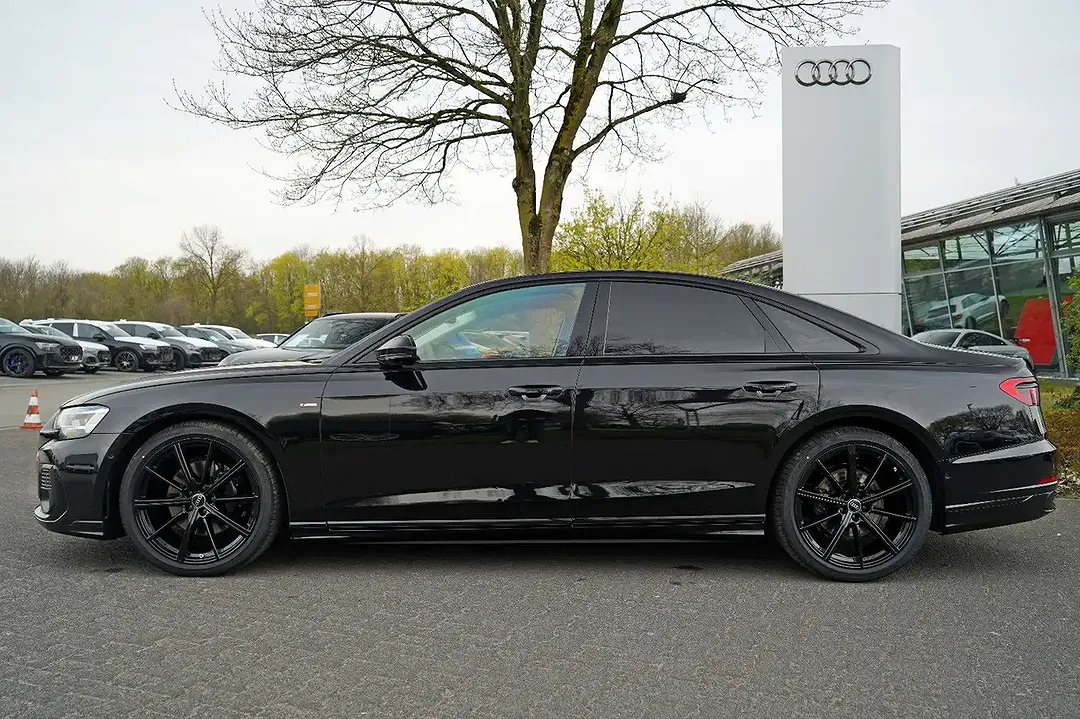 Audi A8 - Thumbnail 5